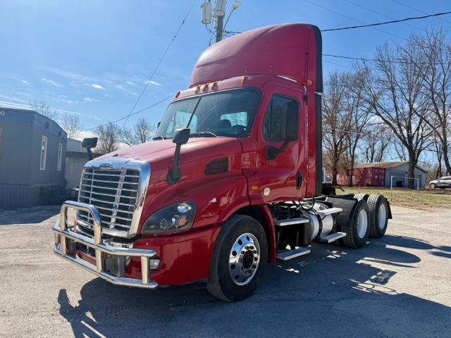 2016 Freightliner CA113DC