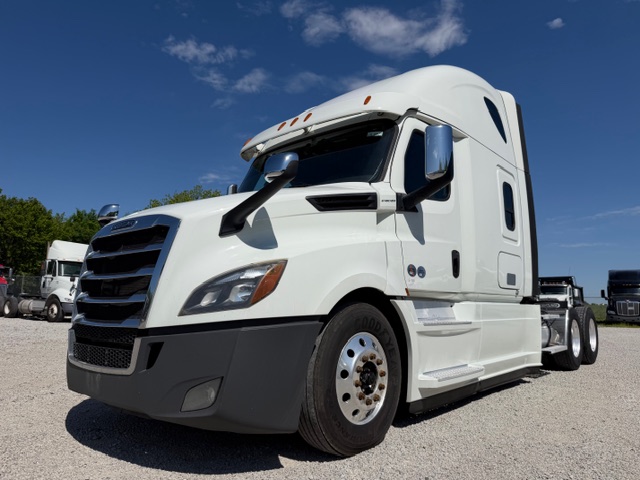 2020 Freightliner Cascadia 126