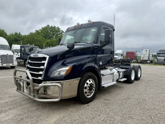 2020 Freightliner Cascadia 126
