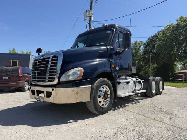 2018 Freightliner CA125-DC