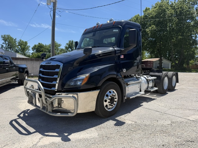 2020 Freightliner Cascadia 126