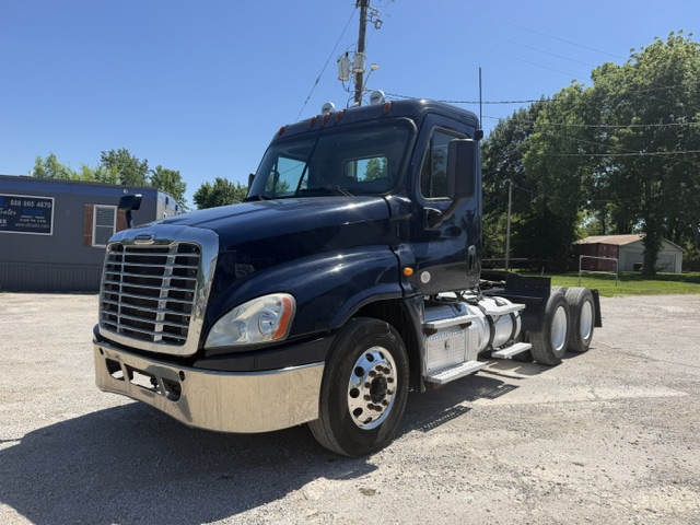 2018 Freightliner CA125-DC