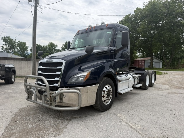 2020 Freightliner Cascadia 126