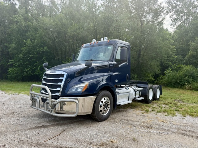 2020 Freightliner Cascadia 126