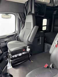 2023 Freightliner Cascadia126