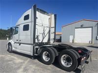 2023 Volvo VNL860