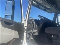 2023 Volvo VNL860