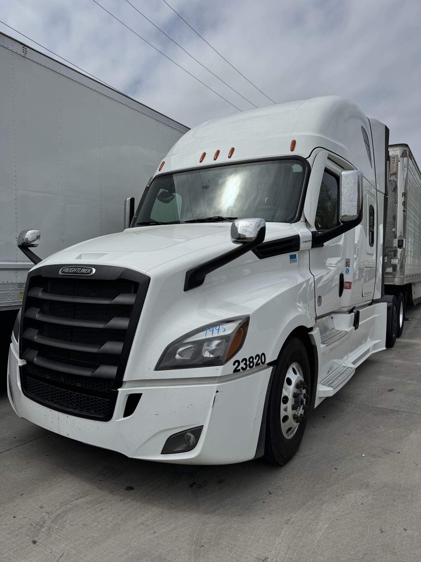 2023 Freightliner Cascadia126