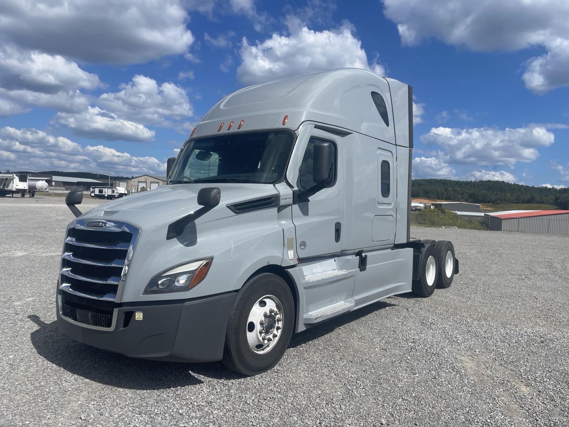 2023 Freightliner Cascadia126