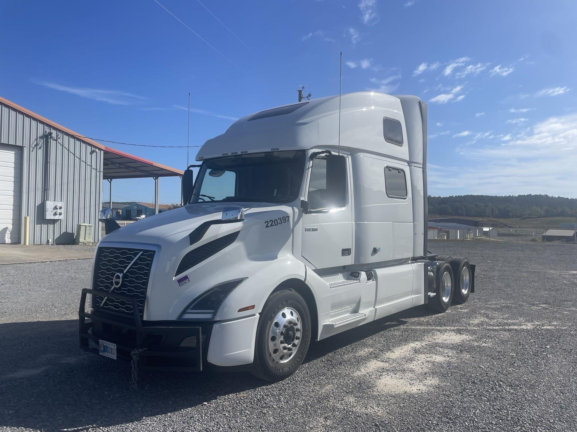 2023 Volvo VNL860