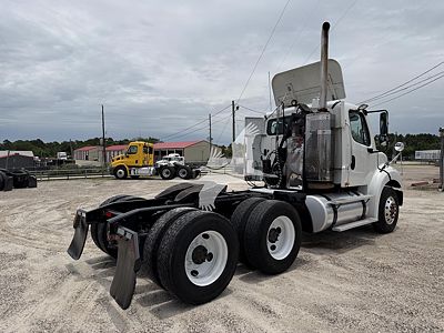 2013 Freightliner BUSINESS CLASS M2 112