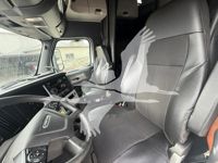 2020 Freightliner CASCADIA 126