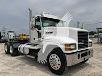 2012 Mack PINNACLE CHU613