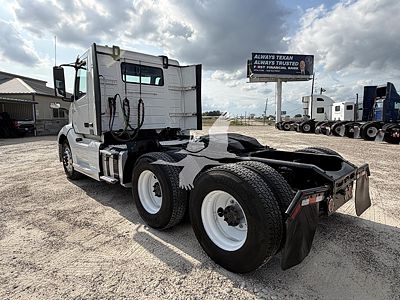 2020 Volvo VNL64T300