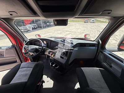 2021 Freightliner CASCADIA 116