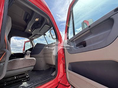 2018 Freightliner CASCADIA 113
