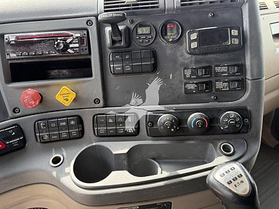 2018 Freightliner CASCADIA 113