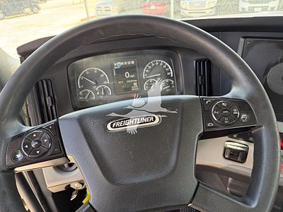 2019 Freightliner CASCADIA 126