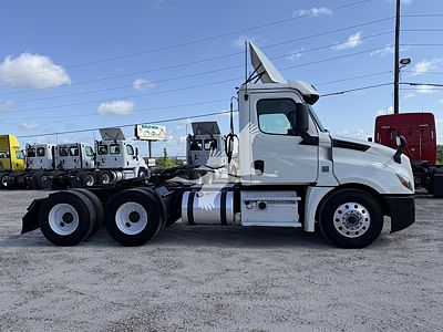 2019 Freightliner CASCADIA 126