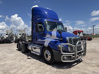 2020 Freightliner CASCADIA 113