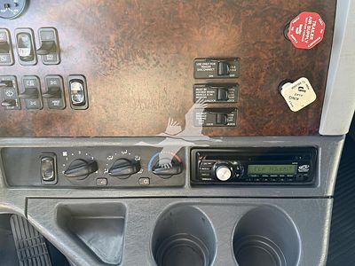2011 Freightliner COLUMBIA 120