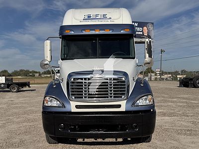 2011 Freightliner COLUMBIA 120