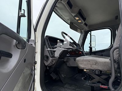 2013 Freightliner BUSINESS CLASS M2 112