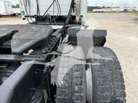 2015 Volvo VNM42T200