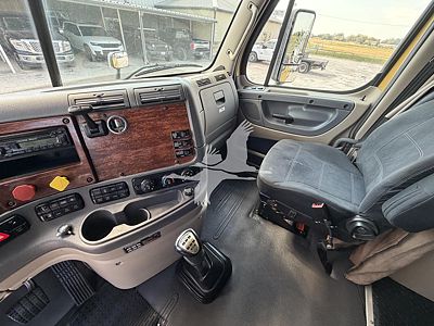 2015 Freightliner Cascadia 125