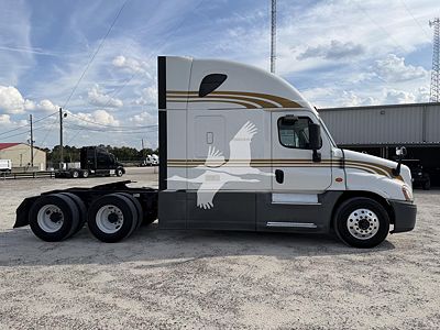2019 Freightliner Cascadia 125