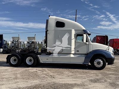 2011 Freightliner COLUMBIA 120