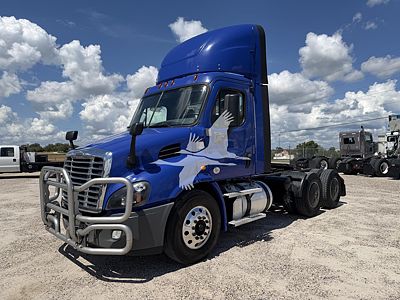 2020 Freightliner CASCADIA 113