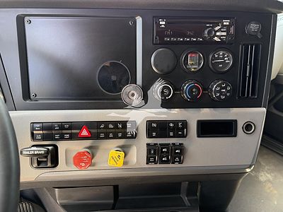 2021 Freightliner CASCADIA 116