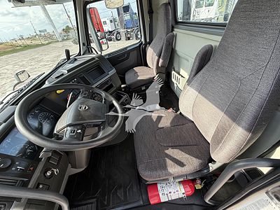 2020 Volvo VNL64T300