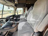 2016 Freightliner Cascadia 125