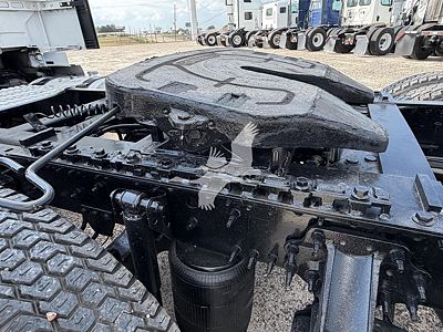 2020 Volvo VNL64T300