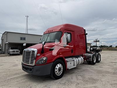 2015 Freightliner CASCADIA 113