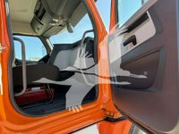 2019 Freightliner CASCADIA 126