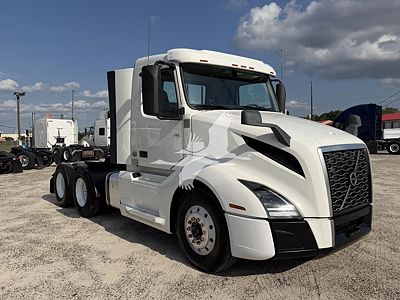 2020 Volvo VNL64T300
