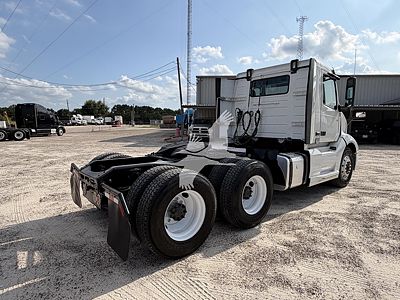 2020 Volvo VNL64T300