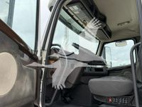 2015 Volvo VNM42T200