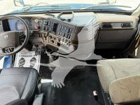 2014 Volvo VNL64T670