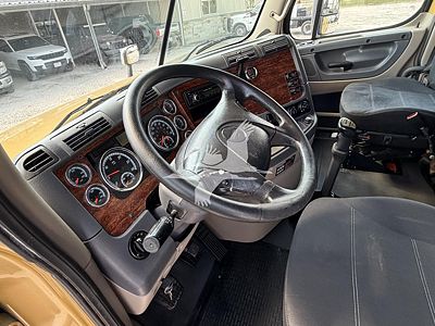 2015 Freightliner Cascadia 125