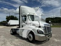 2019 Freightliner CASCADIA 113
