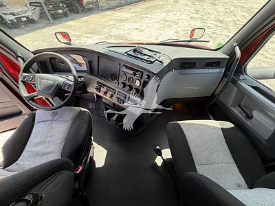 2021 Freightliner CASCADIA 116