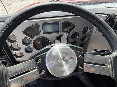 2017 Mack PINNACLE CXU613