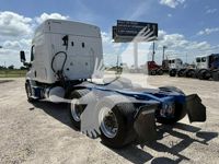 2019 Freightliner CASCADIA 113
