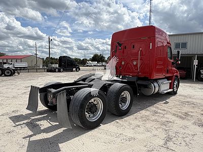 2018 Freightliner CASCADIA 113