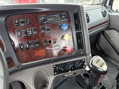 2013 Freightliner BUSINESS CLASS M2 112
