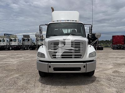 2013 Freightliner BUSINESS CLASS M2 112